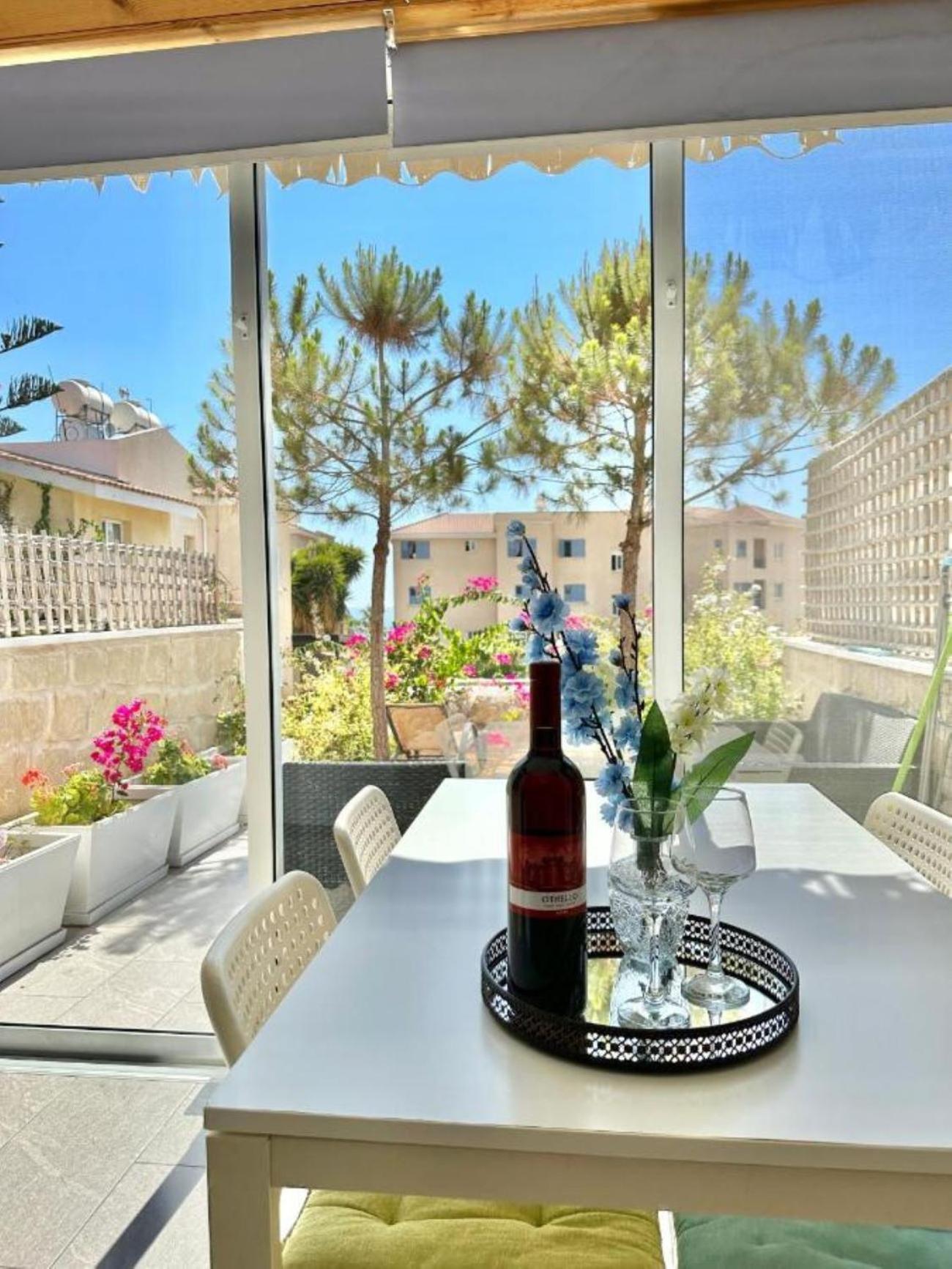 H&O Danaos Sea Breeze Apartment Paphos Exterior photo