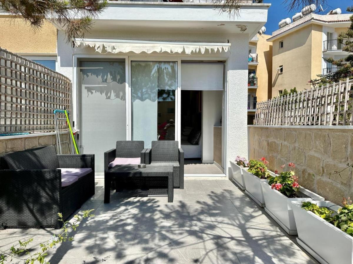 H&O Danaos Sea Breeze Apartment Paphos Exterior photo